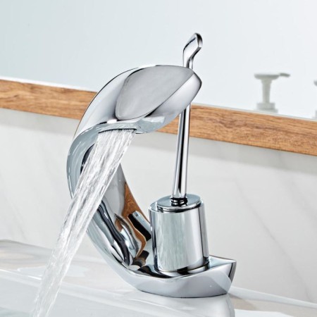 Beautiful Curve Design Brass Bathroom Faucet Basin Sink Faucet Cold & Hot Mixer Taps